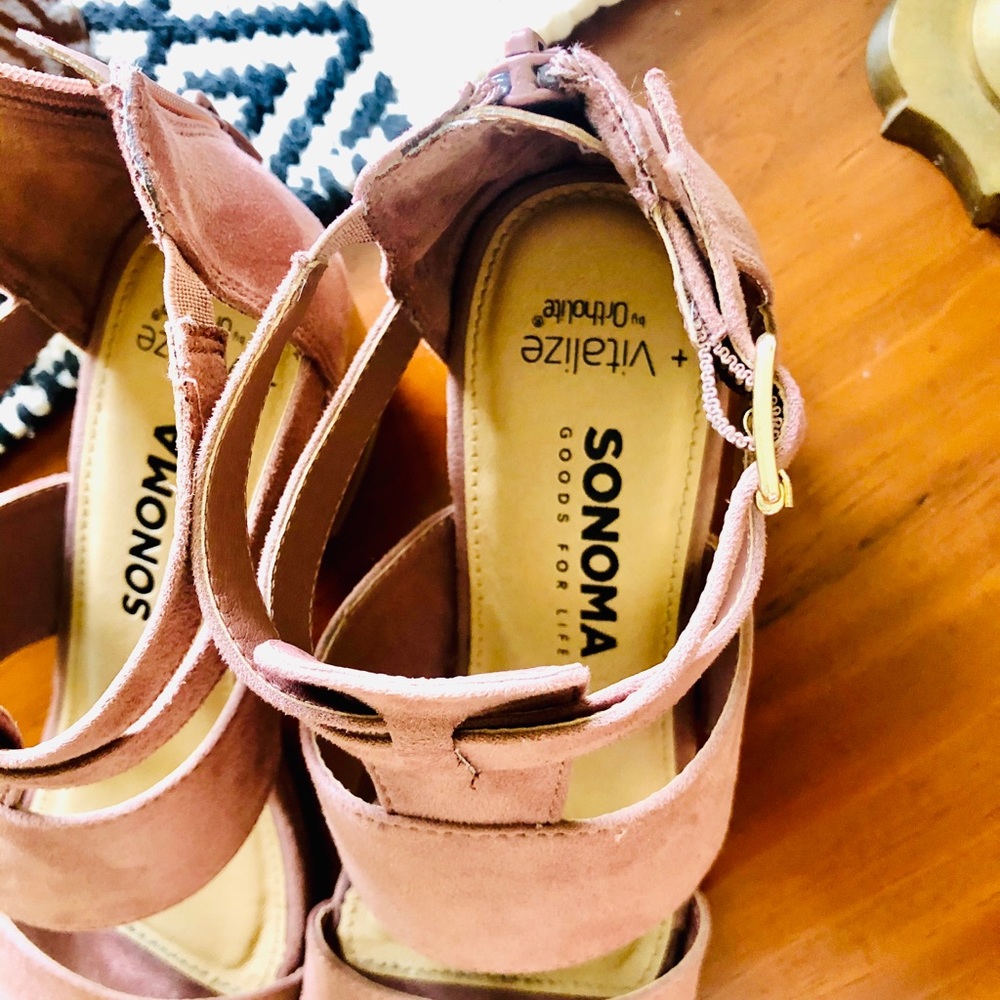 Sandals - Picture 2 of 5